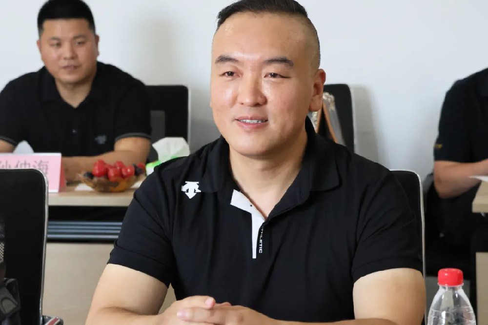 閻峰 副會(huì)長 山西貞觀恒昌科貿(mào)有限公司董事長